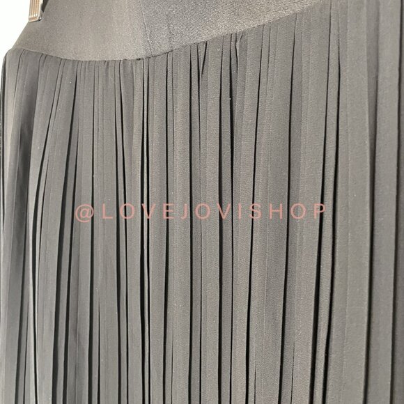 Feminine | NWT! Curvy 5X Torrid Deep Black Pleated Tea Length Chiffon | Classic - Picture 7 of 10